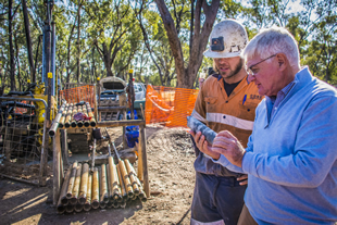 Dick and driller discuss core.